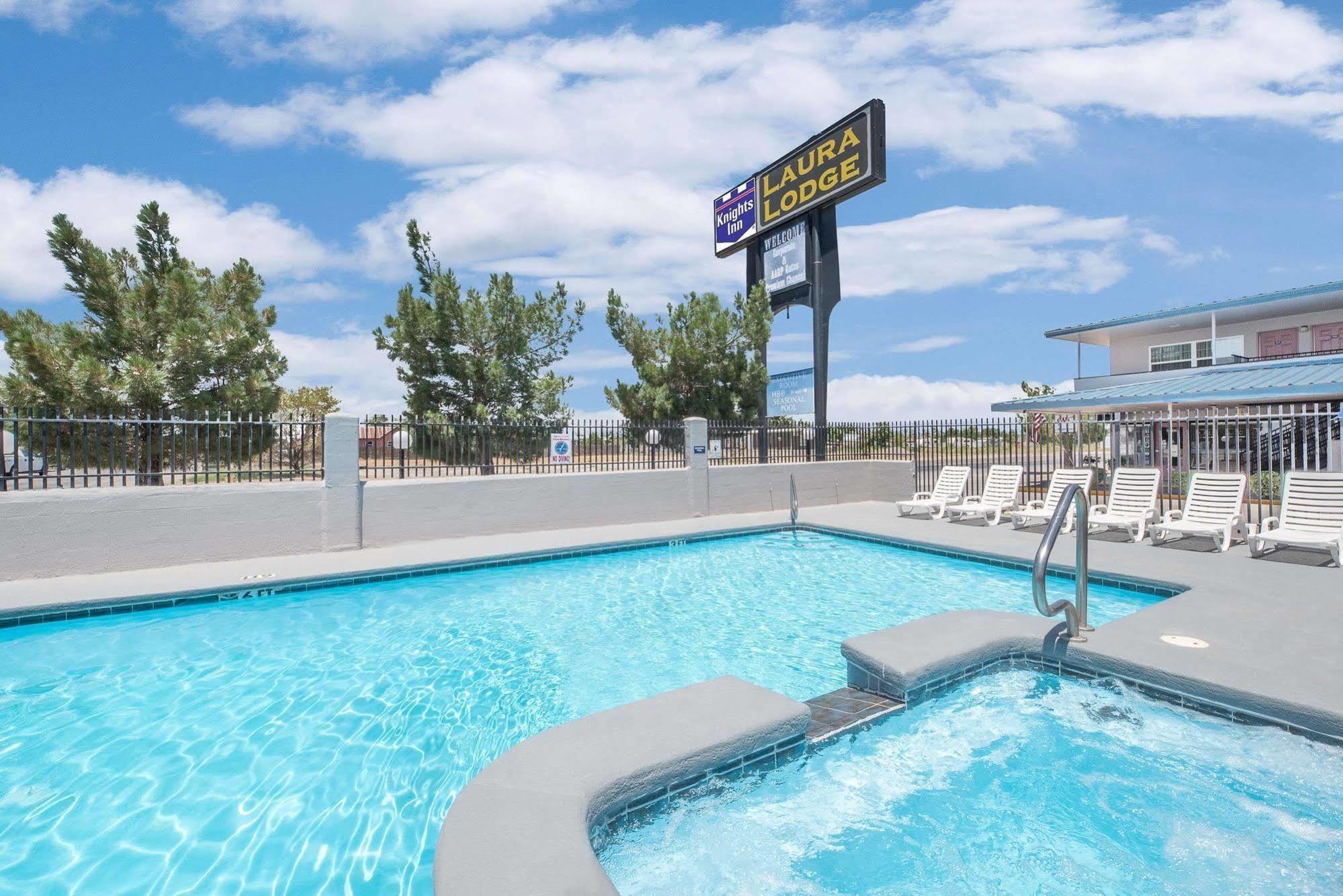 Knights Inn & Suites Pecos Exterior photo